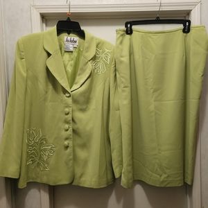 JuJube' 2 piece, lime green size 16 skirt suit